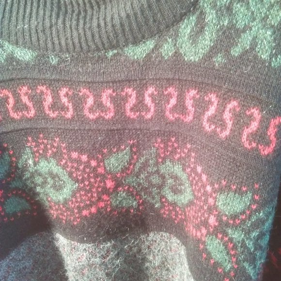 NUOVO New Forces Multi-Print Sweater - Picture 2 of 4